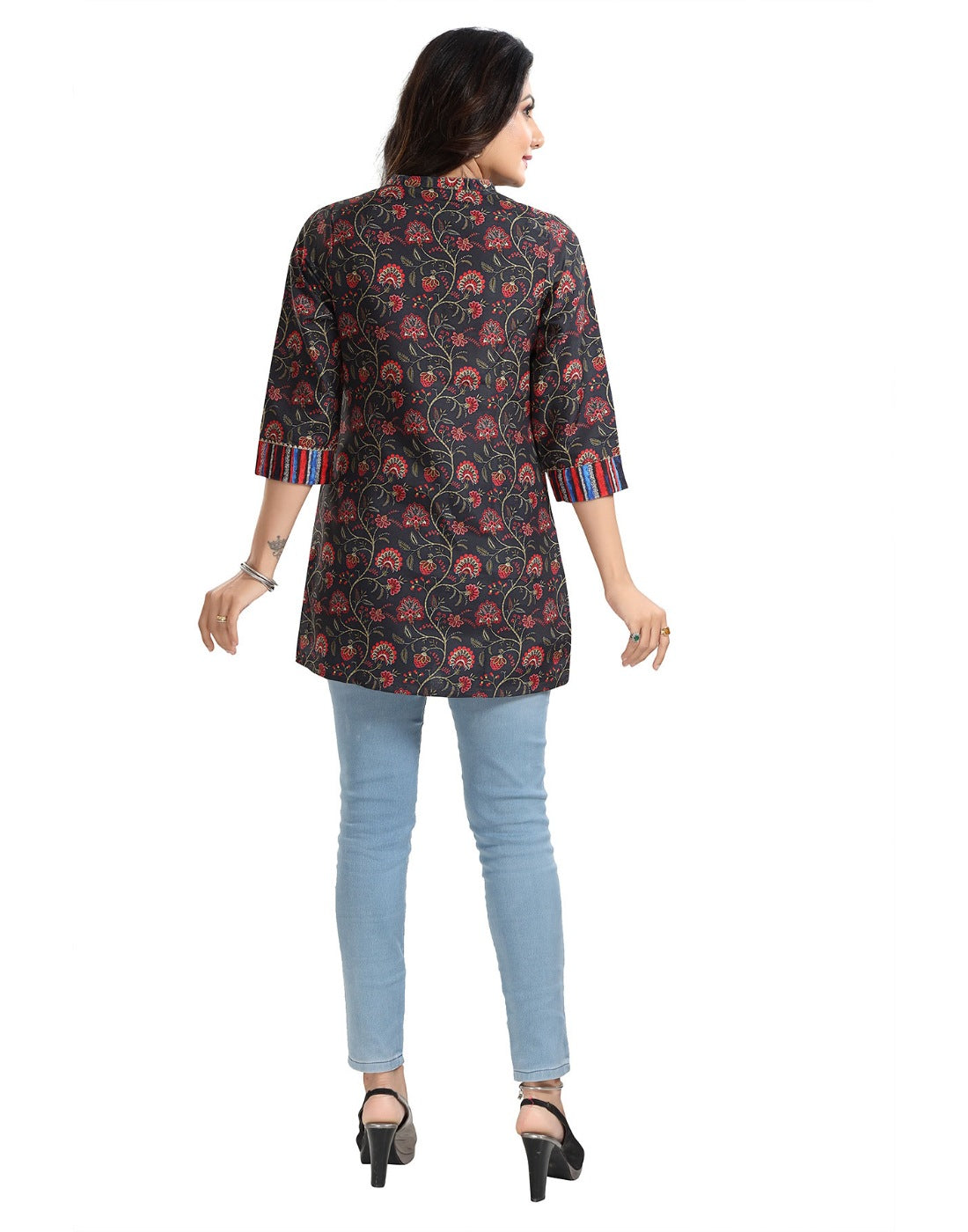 Black viscose blend 3/4 sleeve tunic top, short length for women