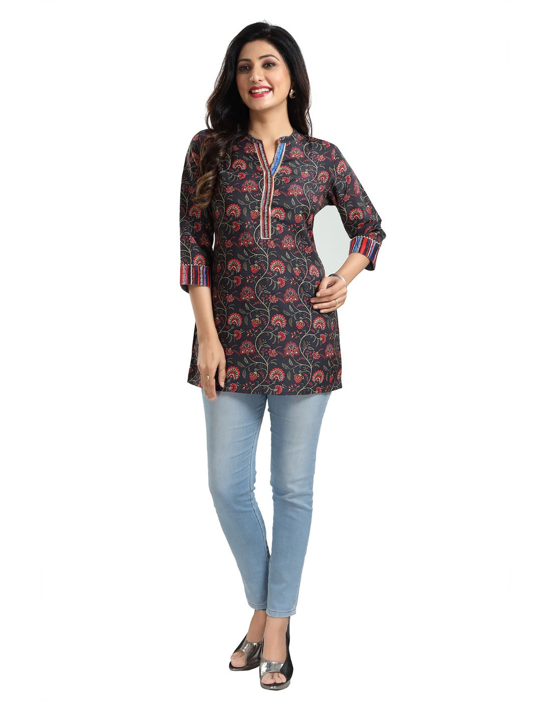 Black viscose blend 3/4 sleeve tunic top for women, short length with round neck