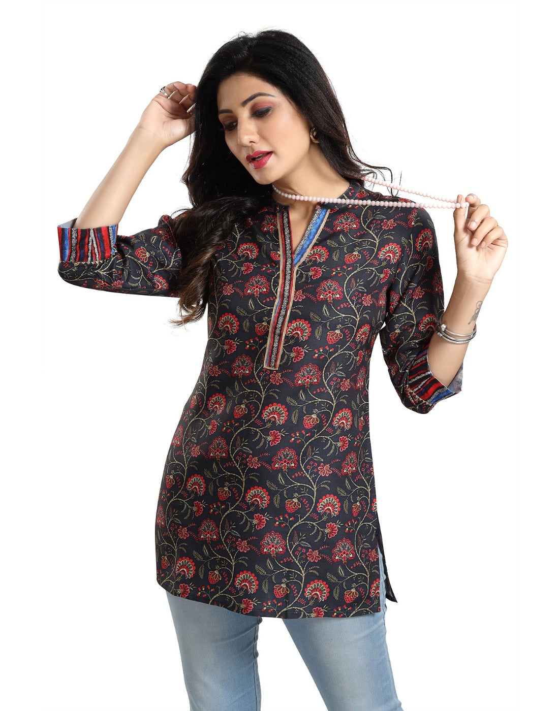 Black viscose blend 3/4 sleeve tunic top with round neck, suitable for women's casual wear