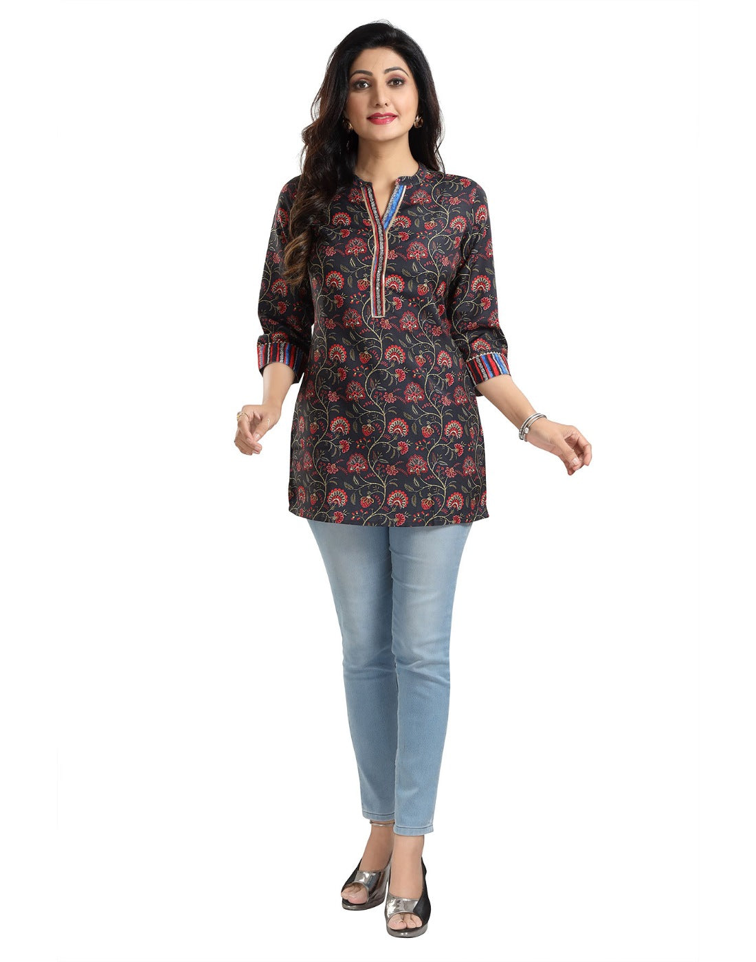 Black viscose blend 3/4 sleeve tunic top for women, short length with round neck